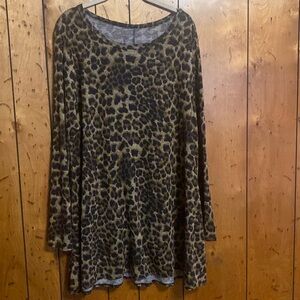 Plus size leopard print tunic